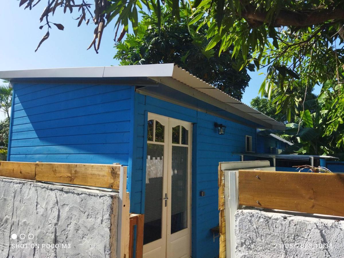 Bungalow Bleu L'Etang-Sale Exterior photo